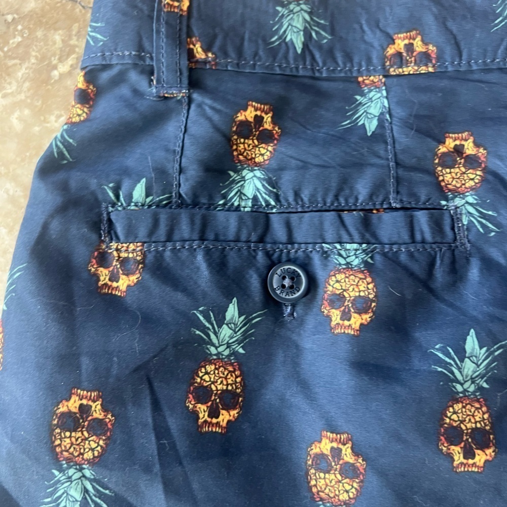 Lucky brand, boys board shorts size 12 perfect condition - Picture 12 of 14